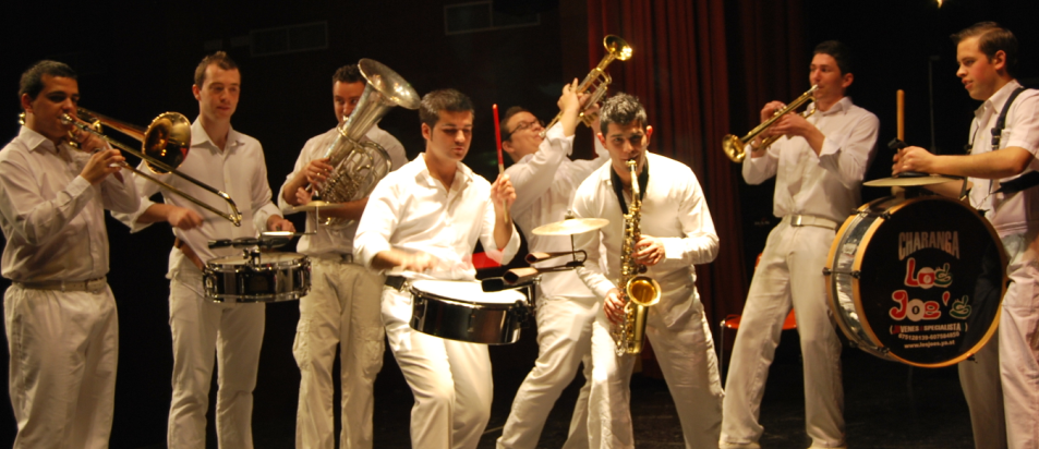 ESPECTÁCULOS TRAPISONDA - Grupo de Charangas