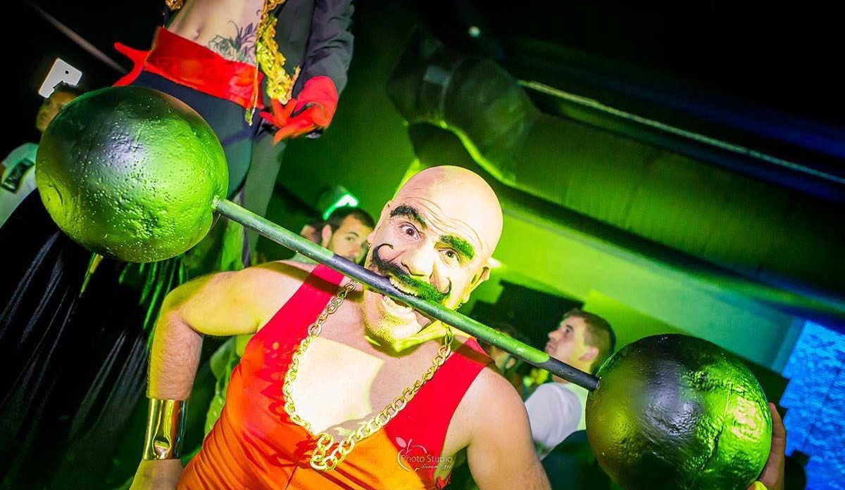 ESPECTÁCULOS TRAPISONDA - Artistas de Circo