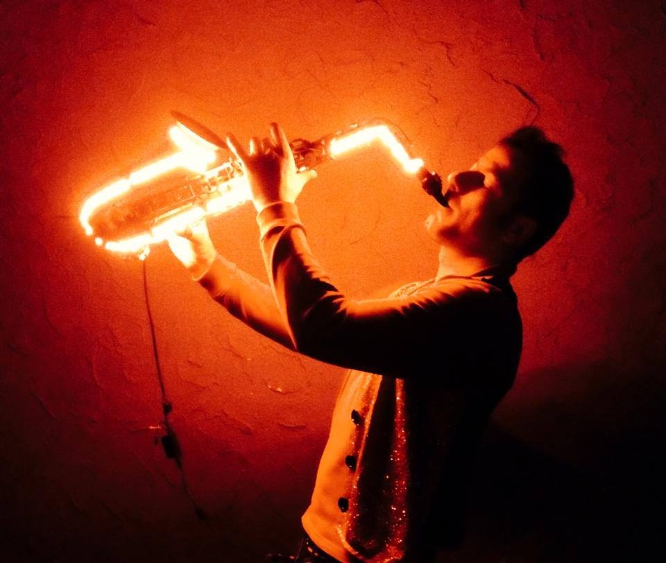 ESPECTÁCULOS TRAPISONDA - Musicos Instrumentales