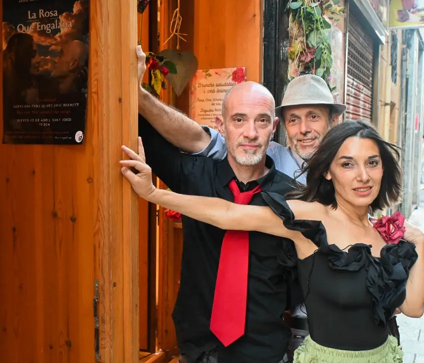 La rosa que engalana