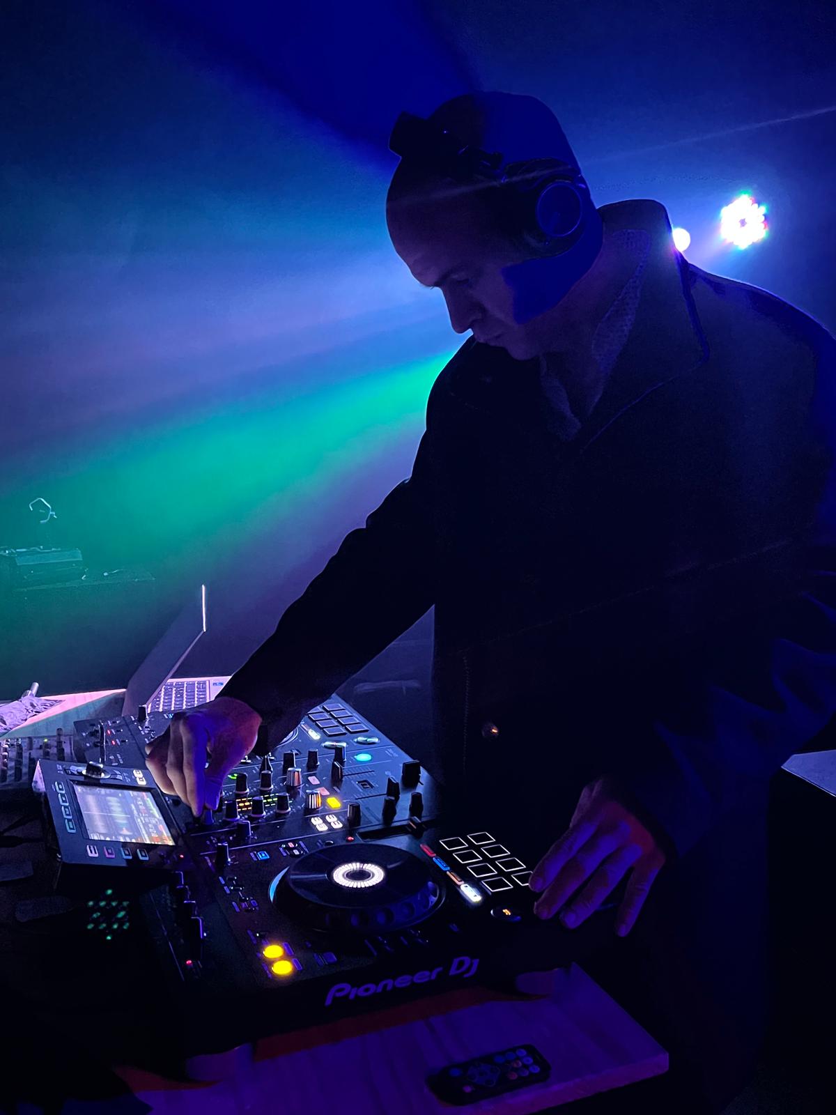 Dj.Korlop   Dj. & Discomovil