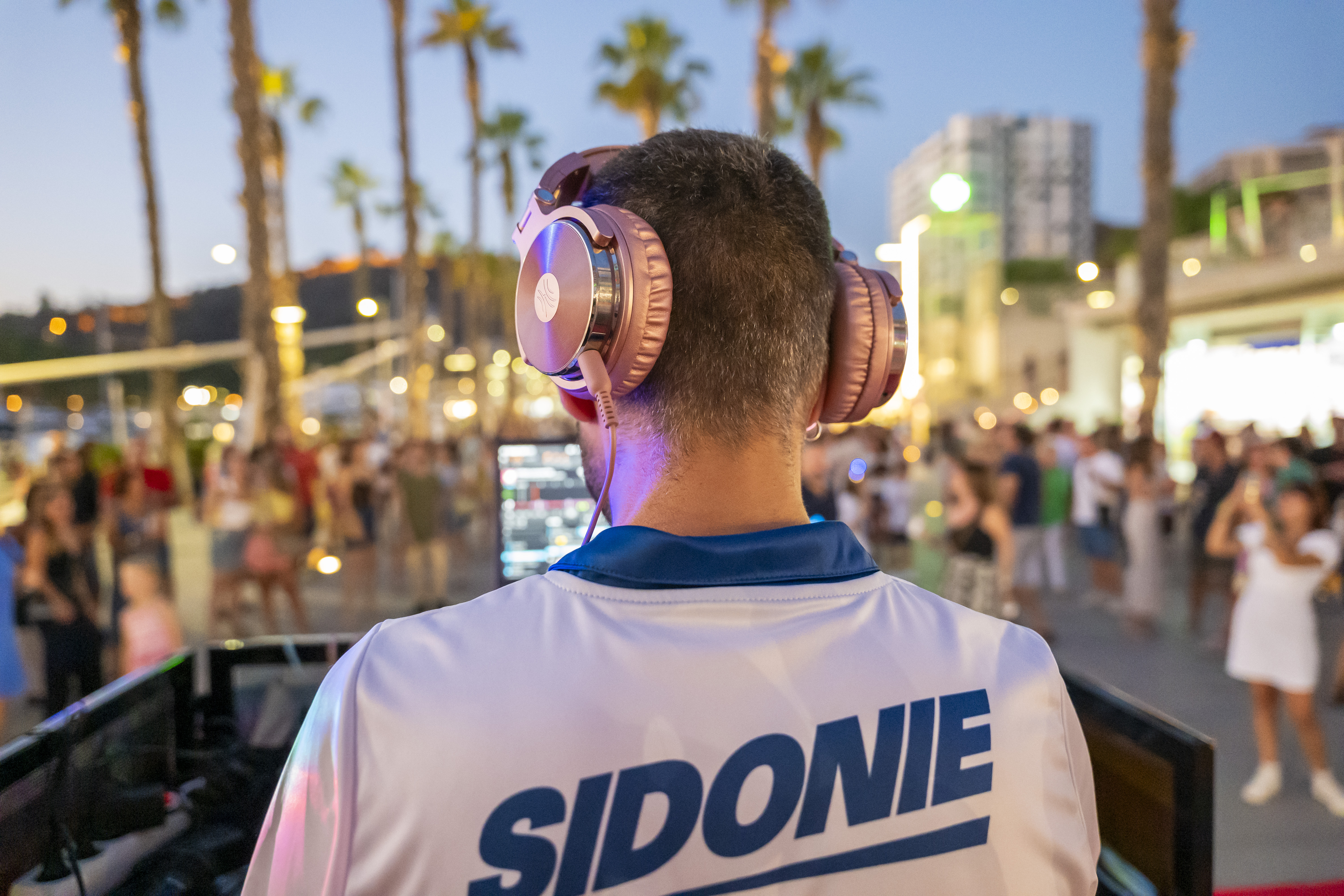 Sombra Doble | DJ indie, pop y LGTB+